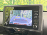【バックカメラ】駐車時に後方がリアルタイム映像で確認できます。大型商業施設や立体駐車場での駐車時や、夜間のバック時に大活躍!運転スキルに関わらず、今や必須となった装備のひとつです!