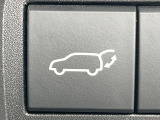 【パワーバックドア】スマートキーや運転席のボタンを押すだけでリアゲートが自動で開閉します!荷物を持っている時や、高い位置にあるバックドアを閉める際に便利な機能です♪