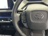 運転中、オーディオの操作をしてて、ハッとしたことはありませんか?ステアリングスイッチは、運転中でもハンドルでオーディオの操作が可能です。安全なドライブをサポートします。