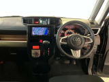 見通しのよいすっきりとした視界で、誰でも運転しやすいです。運転のしやすさは疲れにくさにも繋がりますよ♪
