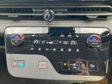 設定した温度に自動制御のツインオートエアコンで快適な室内空間!フロント操作部で後席もエアコン設定できます!後席操作部もございます!