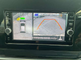 クルマを上から見下ろした状態で表示するアラウンドビューモニター付き。さらにMOD(移動物 検知)機能により、周囲の移動物を検知しディスプレイ表示とブザーで注意を促します。
