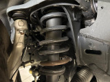 お車を安心してお乗りいただく為には、足回りの定期点検が欠かせません。サービスサポート(有償保証)では無料点検もご提供しており、安心のカーライフをお過ごしいただけるサポート体制が整っています。