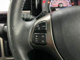 【ステアリングスイッチ】運転中に前方から目線をそらすことなくオーディオ等の操作が可能な便利機能!安心&快適なドライブを演出してくれます。