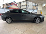 弊社では、全車『修復歴なし』のお車のみ取り扱っております。専任バイヤーによる厳選した仕入れの後、入庫後の車両チェックを行い、ネクステージが認定した高品質な中古車をご提供しております。