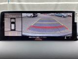 狭い場所での駐車やすれ違いなどでより的確な運転操作に役立つ360&deg;ビューモニターが装備されています。