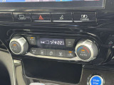 エアコンはオートエアコンです★温度調節も細かくできるので車内を快適な温度にできますよ(#^^#)人気の装備です☆