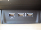 便利な充電用USBジャックも付いています。