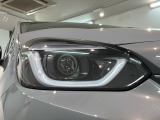 LEDヘッドライトは、点灯の瞬間から最大光量を発揮し、突然暗くなるトンネルなどでの安定感を高めます。