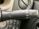 操作しやすい位置に配置されたウインカーレバー。オート機能も搭載されており、運転の安全性をサポートします。直感的に操作できます。