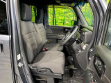 運転席シート廻りは使用感も少なく、良好な状態となっています。丁寧に使われていたことがよくわかりますね。