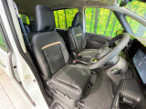 運転席シート廻りは使用感も少なく、良好な状態となっています。丁寧に使われていたことがよくわかりますね。
