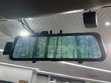 【デジタルインナーミラー】後席の大きな荷物や同乗者で後方が確認しづらい時でも安心!カメラが撮影した車両後方の映像をルームミラー内に表示。クリアな視界で状況の確認が可能です!