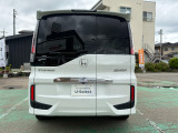 バック時目視しにくいクルマの周囲をカメラで映し出し、安全・安心駐車をサポート♪バックの苦手な方も後ろがハッキリ見えるので安心ですよ♪
