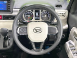 インテリアに合わせたデザインのステアリングは、運転される方のことも考え、運転しやすい形状、大きさです。是非一度、実際に触ってお確かめください。