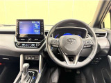 上質で落ち着いた印象のインパネ周りです。各操作スイッチ類も使いやすいよう配置されています。