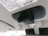 車内や、車側面、リヤガラス越しの後方撮影が可能です♪安心安全装備ですよね♪