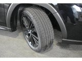 タイヤサイズは225/55R18です