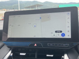 鮮やかなディスプレイで、目的地までの道順をわかりやすく表示。ドライブの不安を解消し、快適なカーライフをサポートします。