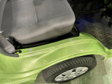 痛みの出やすい運転席シートの角、フロアマット、座面、ともに良好です