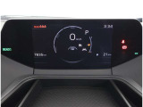 とっても見やすいメーターです。夜間時はラグジュアリーな気分にさせてくれる照明が魅力ですので、夜のドライブも楽しみになりますよ♪