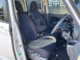 長時間の運転でも疲れにくいシートです。