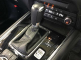 操作しやすいセンターパネル周り運転中でも一目で見やすく操作感に優れています