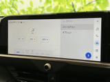 様々な情報を表示するモニターは、運転をサポートするだけでなく、エンターテイメント機能も充実。快適な車内空間を提供します。