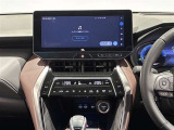 ディスプレイオーディオを装備。スマホとクルマをつなぐことで、これまでのナビに加えて、いろんなサービスが楽しめます。