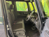 運転席シート廻りは使用感も少なく、良好な状態となっています。丁寧に使われていたことがよくわかりますね。