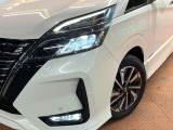 【LEDヘッドライト】悪天候や夜間走行時も良好な視界を確保し安心して運転できる高輝度LEDヘッドライトを装備!点灯速度が早く、消費電力も抑えられています。