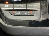 運転席/助手席シートヒーターで寒い日もすぐに温かくなり快適に過ごせます。2段階の温度調整が可能です
