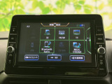お気に入りの音楽を最高の音質で。CDやUSB、Bluetoothなど、多様なメディアに対応し、車内を快適な空間に変えます。