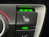 ●フロントシートヒーティング:運転席・助手席共に三段階で調節が可能なシートヒーターを装備しております。季節を問わず快適にご使用いただけます。