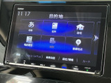 使いやすいインターフェースで、快適なドライブをサポートします。直感的な操作で、スムーズに目的地を設定でき、多彩な機能で車内時間をより豊かに過ごせます。