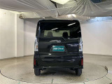 バックカメラが付いているので後方確認が非常にしやすいです。今や運転初心者も熟練者も必須装備!ついていて損はないですね♪