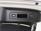 ◆予約クローズ機能付きパワーテールゲート◆キーや運転席のボタン、ハンズフリー機能など多彩なアクセスで自動開閉できます。