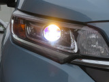 切れにくく明るいLEDヘッドライト装備