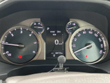 視認性の高いメーターで、速度やエンジン回転数を一目で確認できます。運転に集中できる、シンプルで機能的なデザインです。