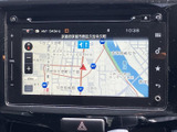 見やすい地図表示で、初めての道でも安心。渋滞情報もリアルタイムで確認できるので、スムーズな移動が可能です。目的地設定も簡単に行えます。