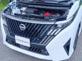 納車以降、お車のメンテナンスは自宅近所の日産サービス拠点にて承ります。専門の教育を受けたサービスフロント&メカニックが無料1ヶ月点検から法定/車検整備、万一の故障・不具合の修理まで全て担当いたします。