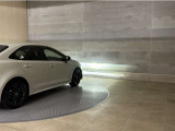 LEDヘッドランプです。十分な明るさを保ちつつも消費電力が少なく、バルブ寿命も長いのが特徴です。瞬時にMAXの光量を発揮するのもLEDならではです。