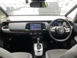 【インパネ全体】手が届きやすく、どなたでも運転しやすいです。シンプルで使いやすい設計になっています!