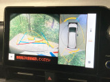 【パノラミックビューモニター】専用のカメラにより、上から見下ろしたような視点で360度クルマの周囲を確認することができます☆死角部分も確認しやすく、狭い場所での切り返しや駐車もスムーズに行えます。