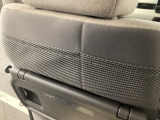 【収納】後部座席収納。散乱しがちな小物を収納するのに便利です。