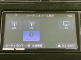 お好みの音楽やラジオを気軽に楽しめます。Bluetooth接続で、スマホの音楽も車内でワイヤレス再生。快適なドライブのお供に最適です。