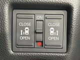 【両側パワースライドドア】スマートキーや運転席のスイッチで後席両側スライドドアの開閉が可能♪電動だから力を入れてドアを開ける必要が無く、小さなお子様でも簡単に開け閉めでき快適です♪