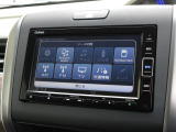 ナビゲーションは純正メモリーナビ(VXM-214VFi)を装着しております。AM、FM、CD、DVD再生、Bluetooth、音楽録音再生、フルセグTVがご使用いただけます。
