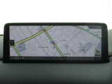 マツダコネクトの10.25インチワイドセンターディスプレイです。『Android Auto』『Apple CarPlay』や独自のコネクテッドサービスに対応したインターフェイスシステムです。