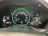 メーターの横に液晶カラーディスプレーを装備。航続可能距離等の情報やHonda SENSINGの注意・警告を表示します!